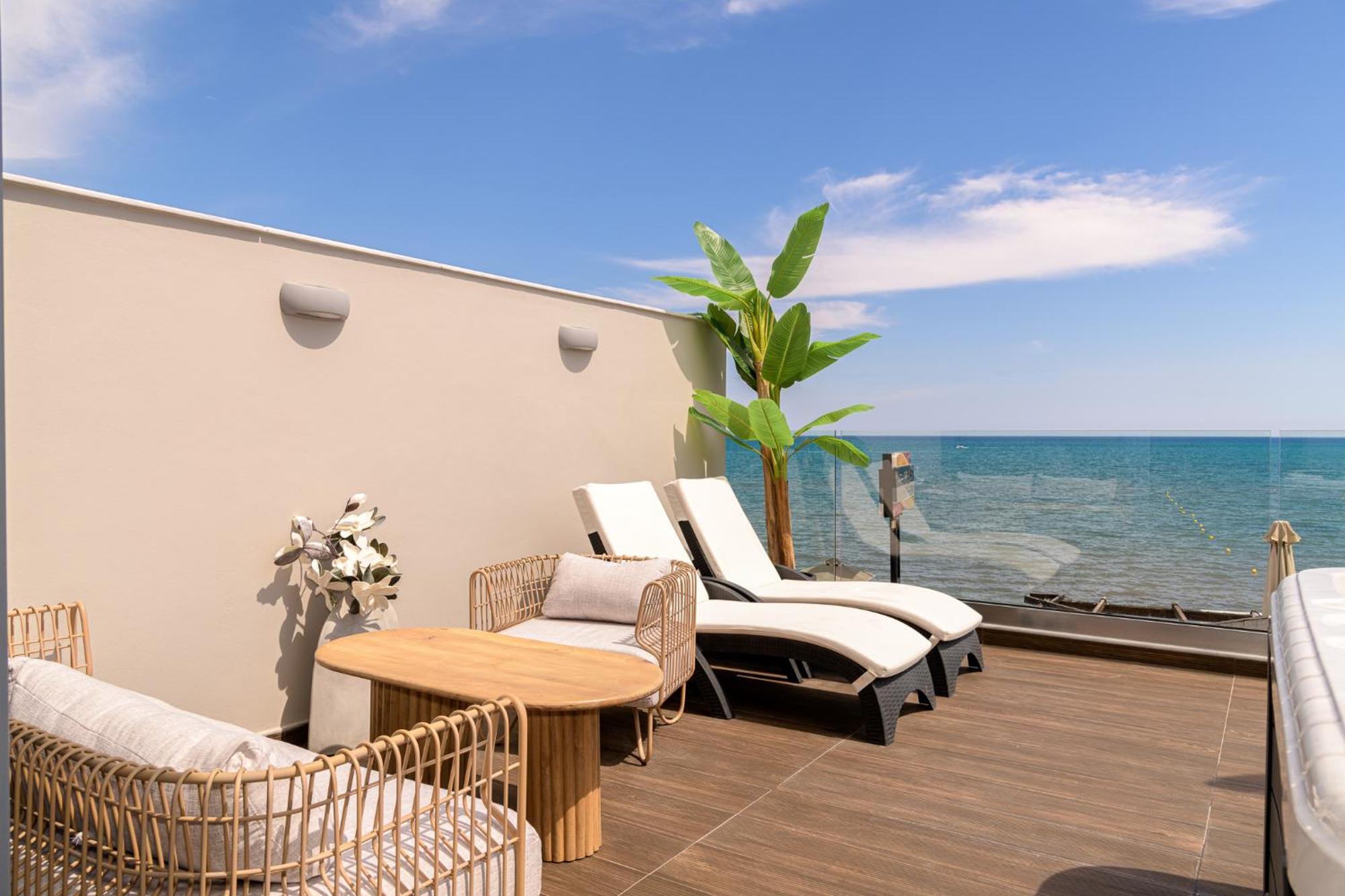 Pearl Luxury Living Apartment Laganas Luaran gambar